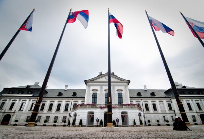 O post slovenského prezidenta sa chcelo uchádzať 18 kandidátov, niektorí však nesplnili podmienky