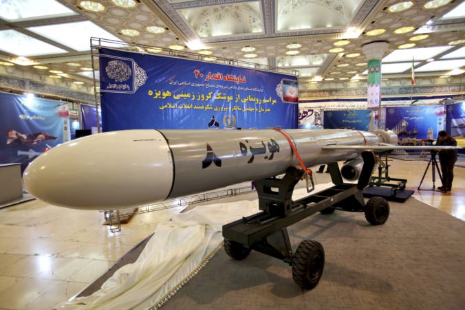 Video: Irán otestoval novú raketu, ktorá dokáže zasiahnuť akékoľvek ciele na zemi