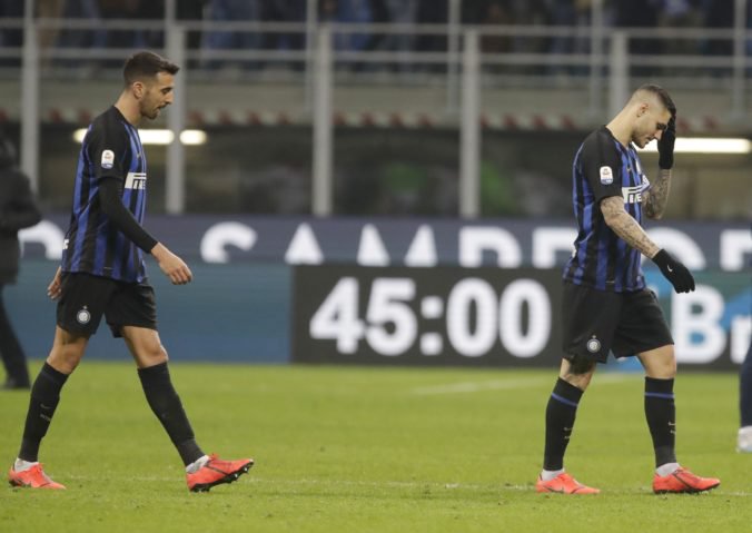 Video: Škriniarov Inter doma prekvapujúco zaváhal, v šlágri kola remíza AS Rím s AC Miláno