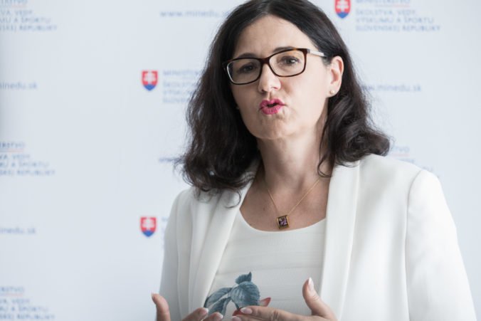 Pri hodnotení projektov na prideľovanie stimulov zlyhala konkrétna osoba, tvrdí ministerka Lubyová