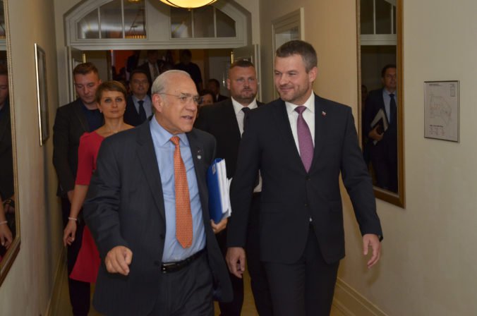 Pellegrini a Gurría z OECD sa zhodli v tom, že Slovensko zažíva dobré ekonomické časy