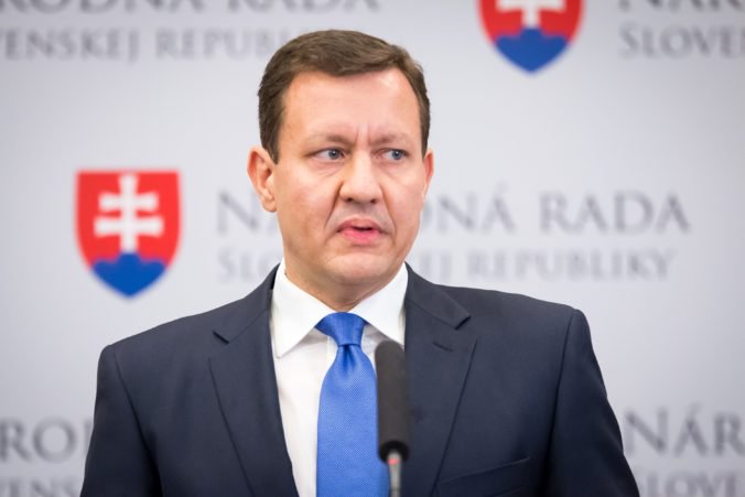 Lipšic kritizuje krok ministerky Sakovej v prípade vyšetrovania prípravy jeho a Žilinkovej vraždy