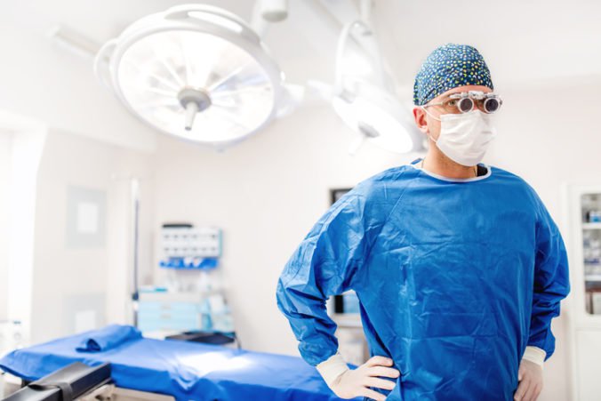 Matteo sfalšoval lekársky diplom a pod novým menom pracoval ako plastický chirurg