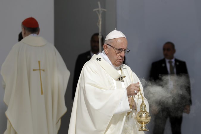 Pápež František priznal zneužívanie rehoľných sestier kňazmi, o probléme vedel aj jeho predchodca