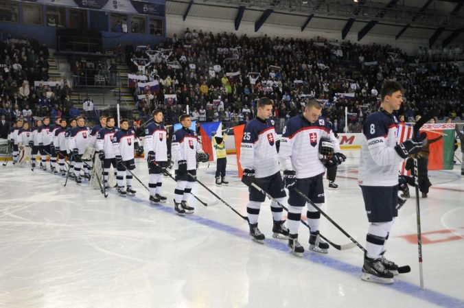 Slovenská hokejová „osemnástka“ zdolala Švajčiarov a v Piešťanoch vyhrala Turnaj Vladimíra Dzurillu