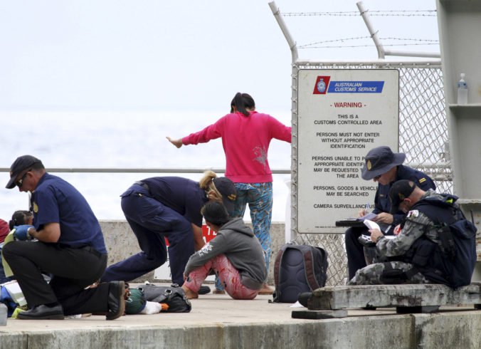 Austrália znovu otvorí kontroverzné zadržiavacie centrum pre migrantov na Vianočnom ostrove