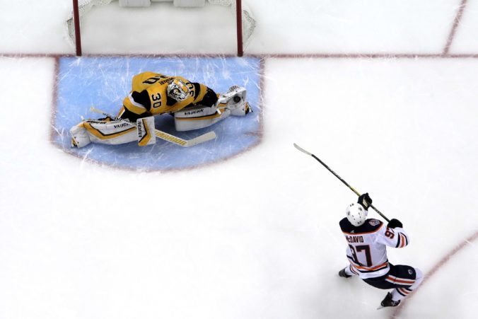 Video: Boyle vychytal svoj prvý shutout v NHL, v súboji Crosbyho a McDavida triumf „tučniakov“