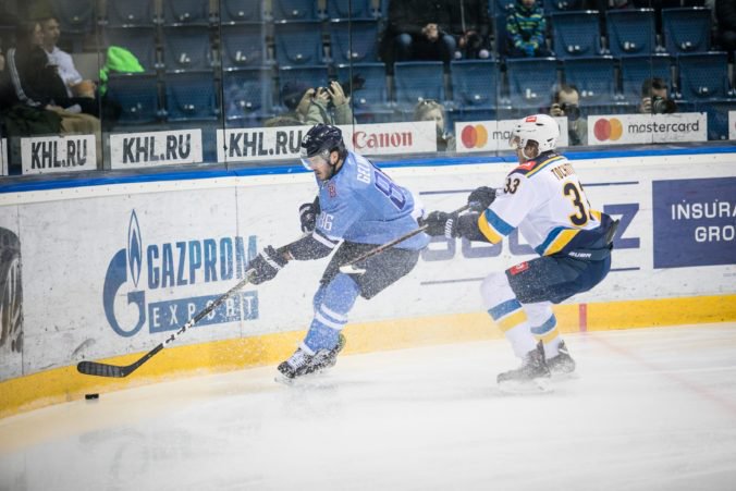 HC Slovan Bratislava opustil aj najproduktívnejší obranca Gélinas, sezónu dohrá v SHL
