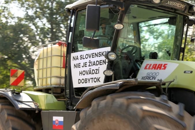 Protest farmárov bude s menším počtom strojov, v Bratislave nechcú spôsobiť dopravný kolaps