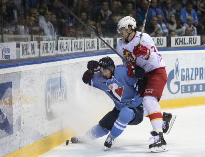 HC Slovan Bratislava utŕžil v Helsinkách debakel, vo výstroji brankára bol útočník Bailey