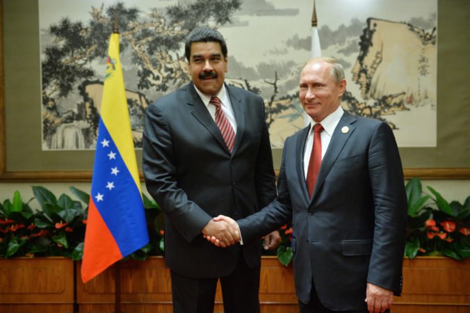 Maduro je v kontakte s Putinom a naďalej odmieta tvrdenia o humanitárnej kríze v krajine