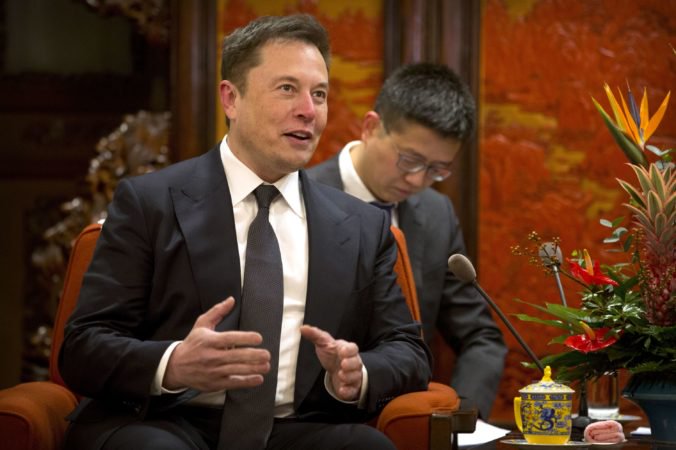 Elon Musk čelí obvineniam v kauze zavádzania investorov, komisia pre burzy sa obrátila na súd