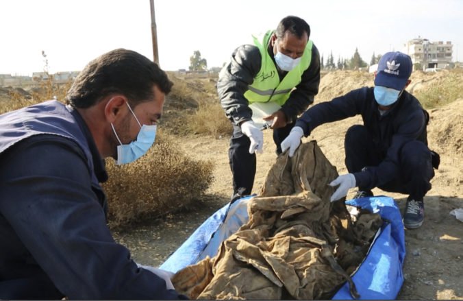 Sýrske demokratické sily našli masový hrob v blízkosti bašty Islamského štátu