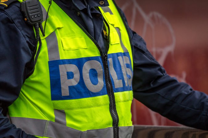 Tajná služba vo Švédsku zatkla osobu pre podozrenia zo špehovania utečencov