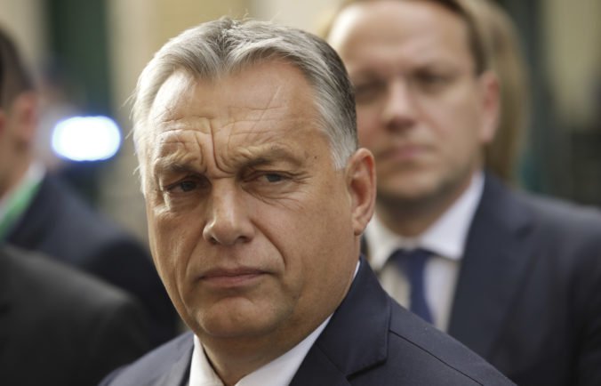 Orbánov Fidesz možno vyhodia z Európskej ľudovej strany, niektorí členovia žiadajú jeho vylúčenie