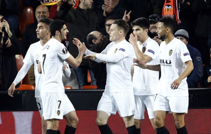 Valencia vyradila Betis Sevilla a vo finále Copa del Rey vyzve FC Barcelona