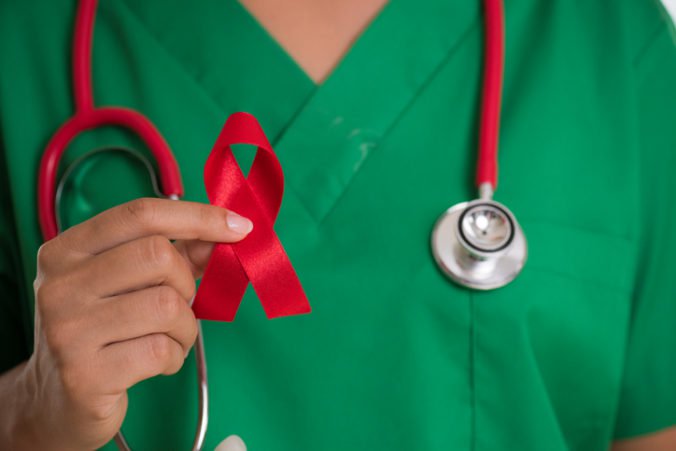 Londýnčan sa stal druhým človekom, ktorého transplantácia kmeňových buniek zbavila vírusu HIV