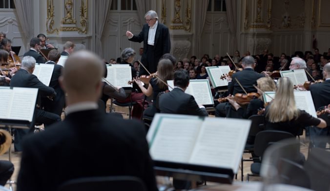 Slovenská filharmónia zrušila koncerty, dôvodom sú náhle zdravotné problémy dirigenta
