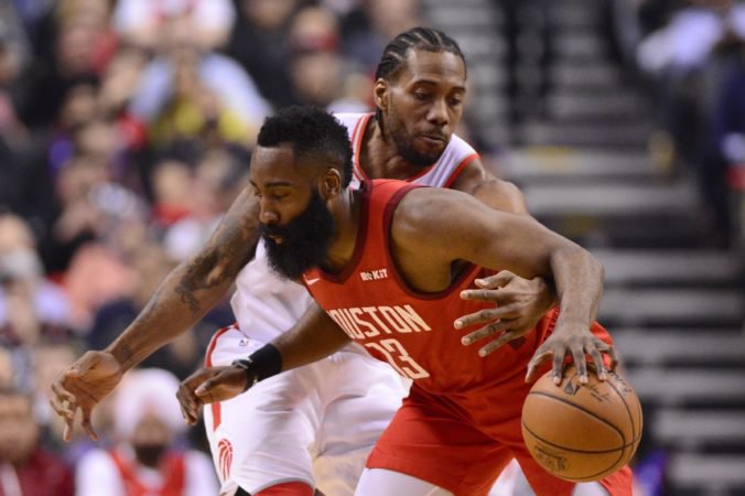 Video: Toronto v šlágri NBA podľahlo Houstonu, obhajcov titulu zničili Celtics