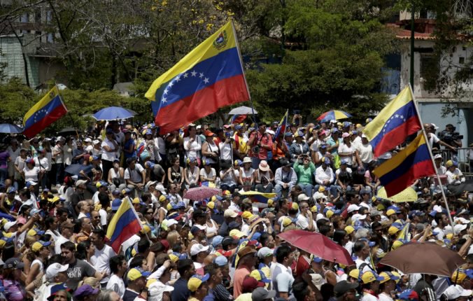 Američania nemajú plány na vojenskú intervenciu vo Venezuele, podporujú pokojnú politickú zmenu