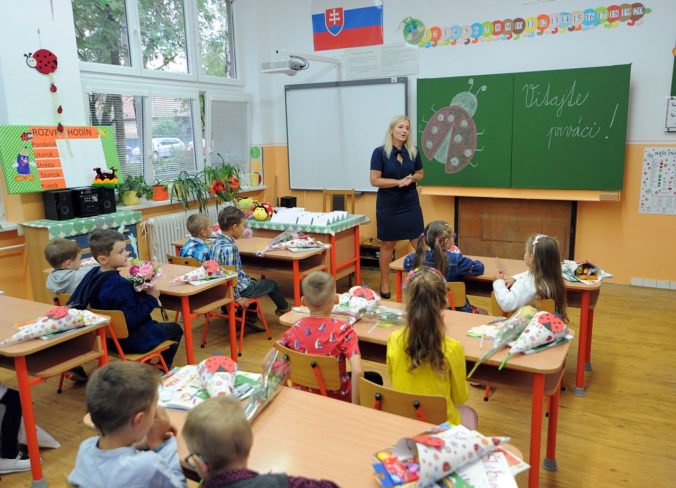 Rodičia v Rohovciach bojujú za slovenskú školu a navrhujú tri riešenia, ale obec je zásadne proti