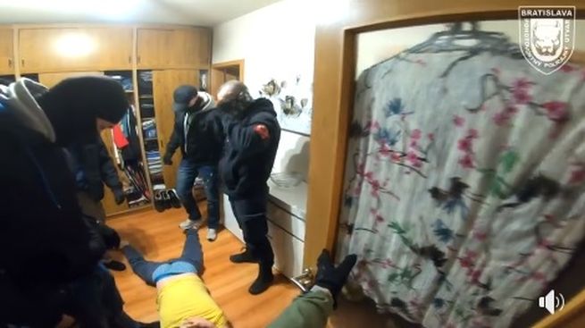 Video: Jaroslav a Marek skončili v rukách polície, s drogami kšeftovali dlhé roky