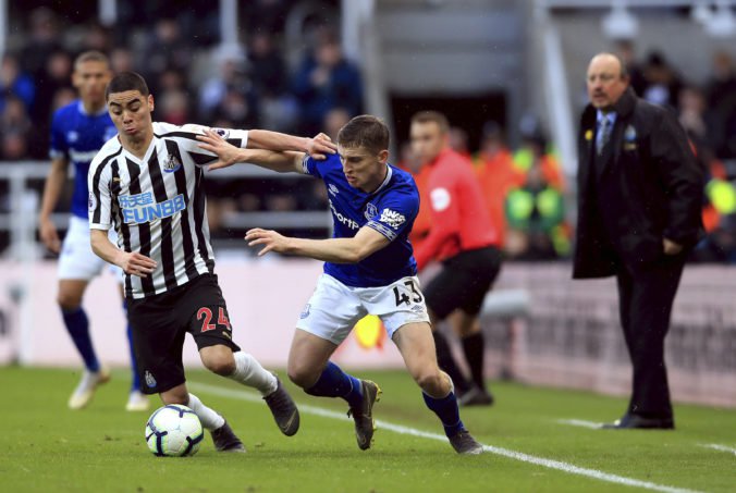 Video: Newcastle s Dúbravkom otočil zápas s Evertonom, Tottenham prežíva temné obdobie