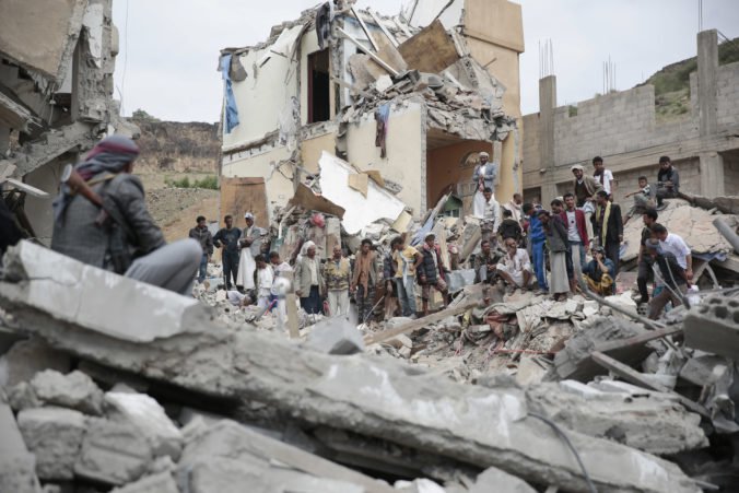 Tisíce civilistov uviazli v severnom okrese Jemenu medzi bojujúcimi stranami občianskej vojny