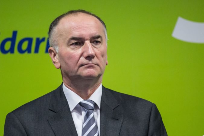 Nevýhodné zmluvy spoločnosti Biont mali uzatvárať nominanti Eugena Jurzycu