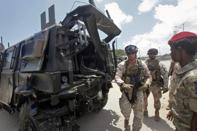 Vozidlo v Mali narazilo do výbušného zariadenia, pri útoku zomrelo niekoľko vojakov