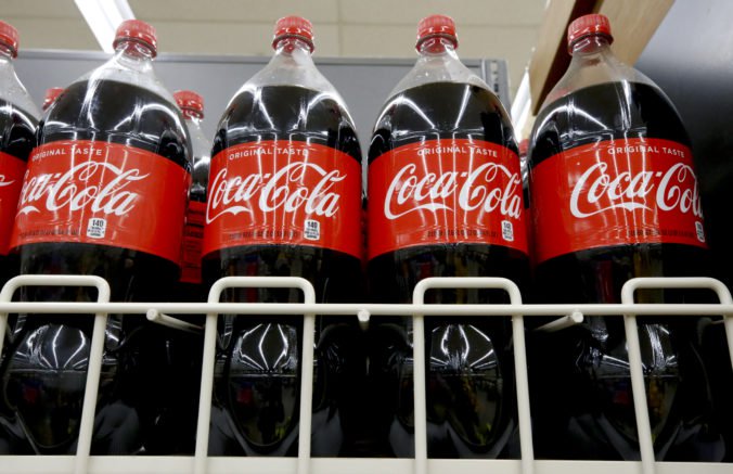 Coca-Cola použije ročne až tri milóny ton obalov, zaviazala sa k lepšej recyklácii