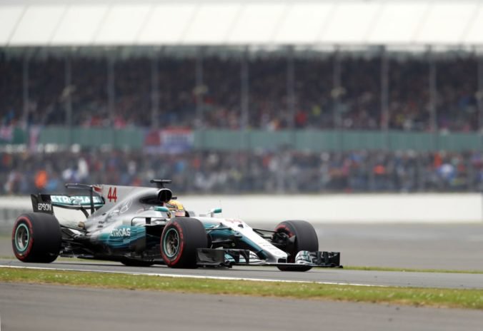 Lewis Hamilton bol najrýchlejší aj v druhom meranom tréningu pred Veľkou cenou Austrálie