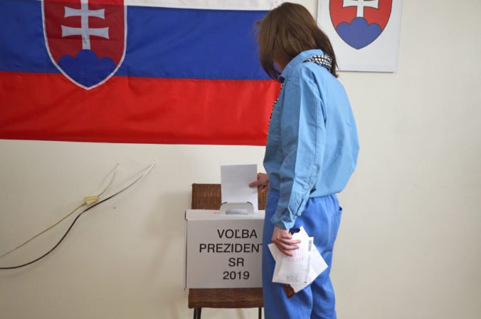 Právo voliť v prezidentských voľbách má aj viac ako 10-tisíc obvinených a odsúdených