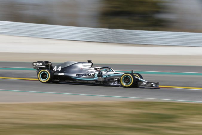 Video: Lewis Hamilton ovládol kvalifikáciu pred Veľkou cenou Austrálie