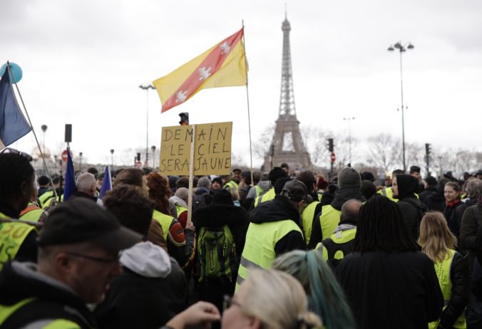 Francúzska vláda zakázala niektoré protesty žltých viest, dôvodom je vandalizmus