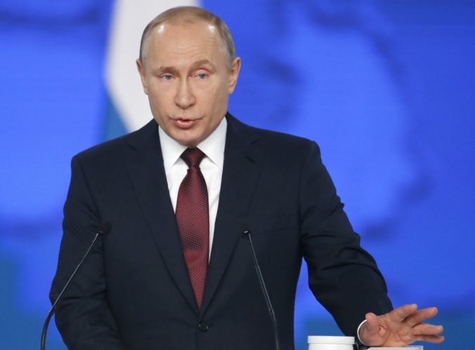 Putin na piate výročie anexie navštívil Krym, zúčastnil sa na spustení novej elektrárne