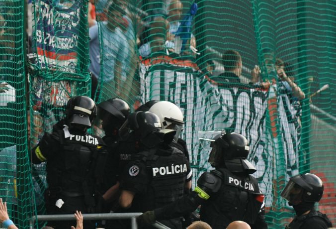 Polícia označila futbalový zápas Slovensko – Maďarsko za rizikový, v Trnave budú dopravné obmedzenia