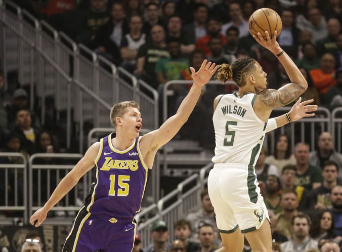 Video: Lakers neuspeli na palubovke lídra NBA, hviezdny James Harden prepísal históriu