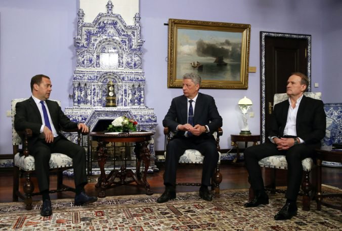 Kandidát na prezidenta Ukrajiny Bojko navštívil Rusko, diskutoval s premiérom Medvedevom