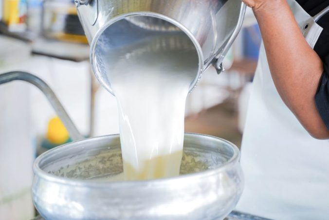 Osobitný odvod pre obchodné reťazce sa dotkne mliekarne Milk-Agro, zaplatí množstvo peňazí
