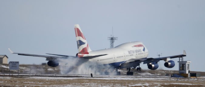 Lietadlo malo letieť z Londýna do Düsseldorfu, omylom pristálo v Škótsku
