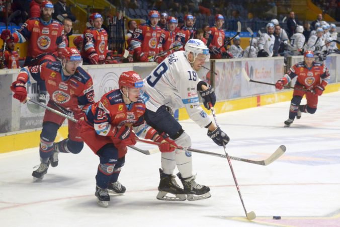 Nitra začala semifinále Tipsport ligy výhrou, na ľade Zvolena mala úspešnú druhú tretinu