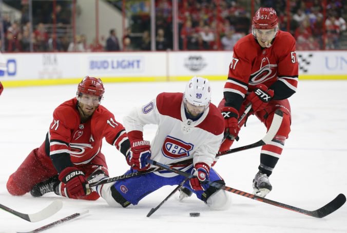 Video: Pánik pálil slepými, Tatarov Montreal padol v predĺžení a dvaja brankári v NHL vychytali nulu