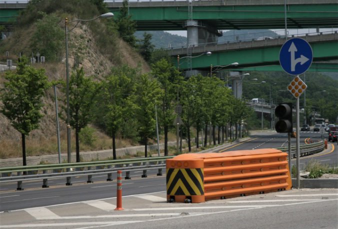 Diaľničiari zaplatia za opravu tlmičov na cestách státisíce eur, chcú investovať aj do zvodidiel