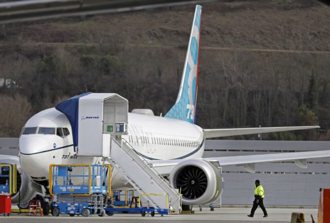 Po haváriách Boeingov vyšetrujú aj Federálny letecký úrad, ktorý schválil používanie 737 Max 8