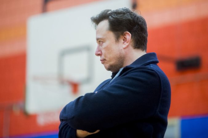 Elon Musk sa postaví pred súd, šéf Tesly čelí obvineniam v kauze zavádzania investorov