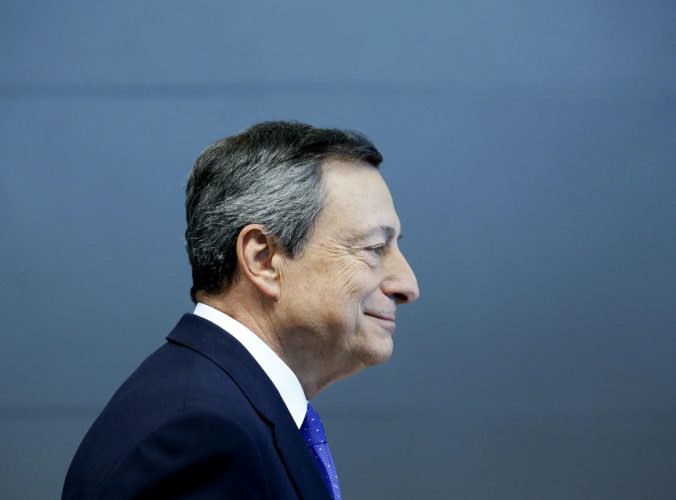 Euro stúplo voči doláru a to aj napriek Draghiho slovám
