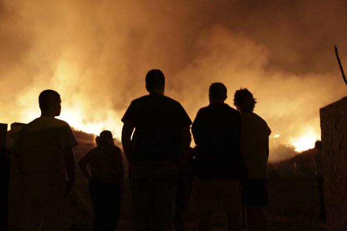 Portugalsko vydalo varovanie pred možnými lesnými požiarmi a do služby nasadilo viac hasičov
