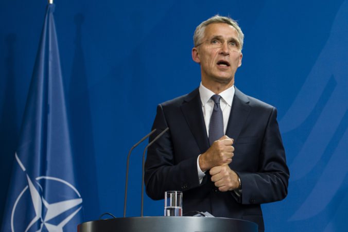 Členovia NATO predĺžili Stoltenbergovi mandát, generálnym tajomníkom bude ďalšie dva roky