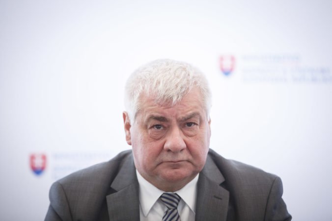 Opozícia žiada odvolanie ministra Érseka, dôvodom je najmä situácia pri výstavbe tunela Višňové